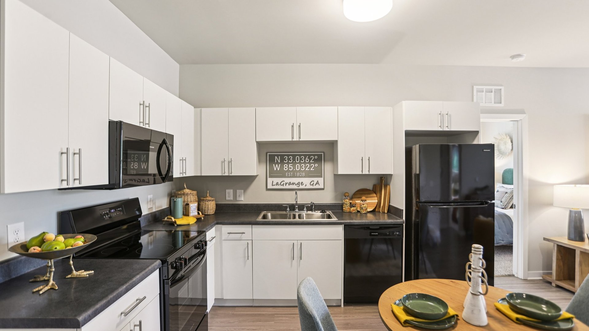 Virtual Tours & Gallery | Authentix LaGrange Apartments